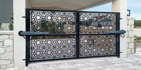 Cổng tự động tiện lợi an to&agrave;n, điều khiển remote, t&iacute;ch hợp an ninh, vận h&agrave;nh &ecirc;m v&agrave; bền bỉ ngo&agrave;i trời