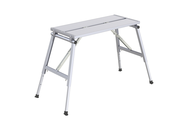 Thang nh&ocirc;m b&agrave;n c&oacute; mặt đứng rộng, tay vịn chắc chắn v&agrave; độ ổn định vượt trội