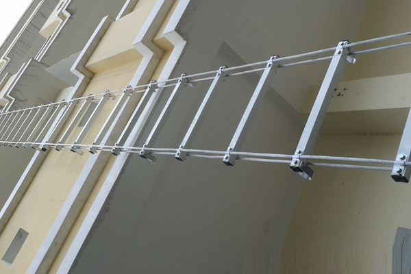 Thang d&acirc;y inox c&aacute;p th&eacute;p chống ch&aacute;y với to&agrave;n bộ phụ kiện inox 304, chịu tải lớn