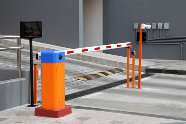 Thi c&ocirc;ng hệ thống barie điện nhanh ch&oacute;ng v&agrave; chuẩn kỹ thuật tại Đồng T&acirc;m JSC