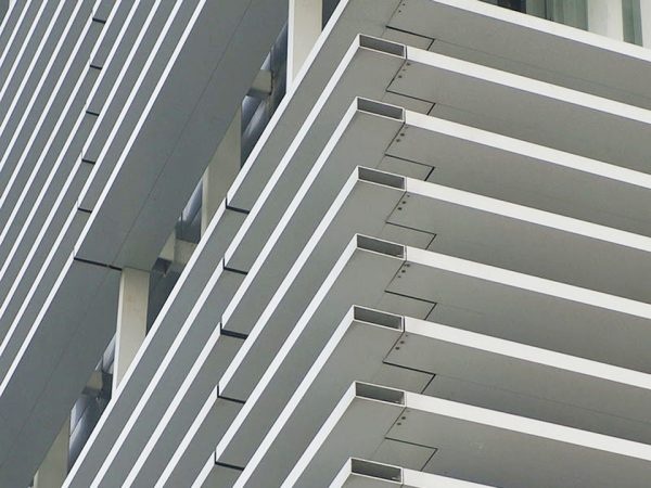 Lam nh&ocirc;m hộp điều h&ograve;a &aacute;nh s&aacute;ng, giảm tiếng ồn v&agrave; kiểm so&aacute;t nhiệt độ ph&ograve;ng hiệu quả