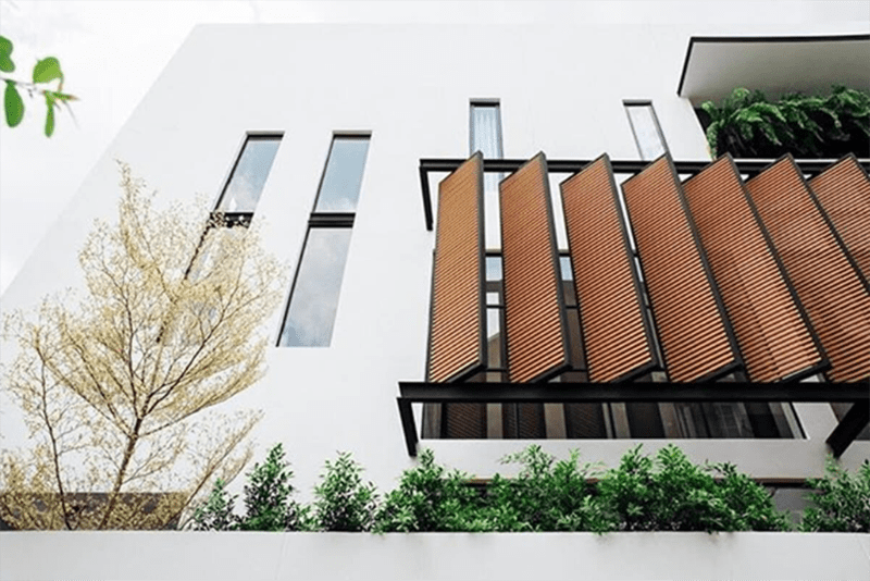 Lam chắn nắng nh&ocirc;m giả gỗ vật liệu trang tr&iacute; bền đẹp ngo&agrave;i trời