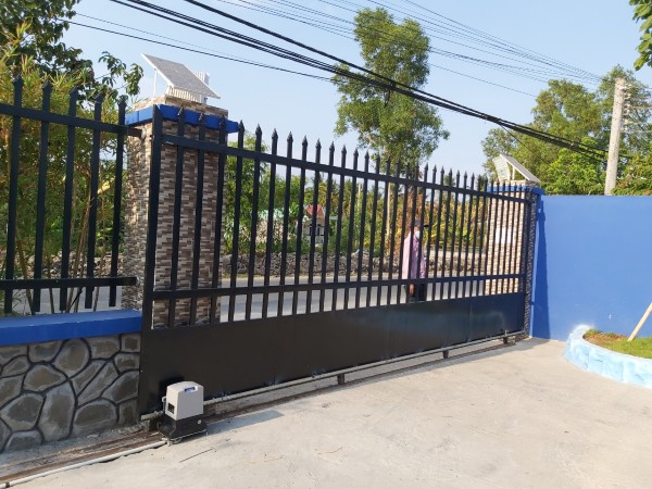 Hình ảnh thực tế cổng thông minh tự động sau khi lắp đặt