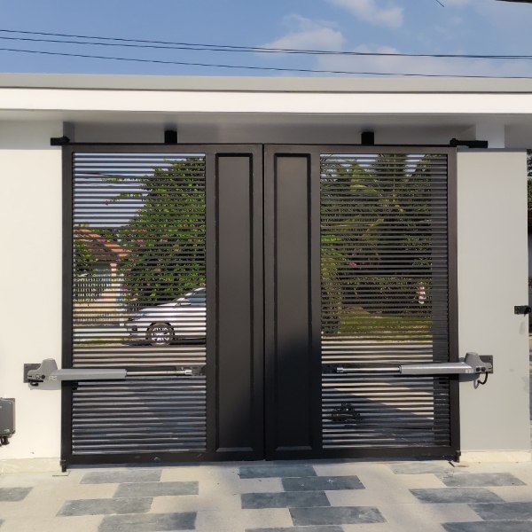 Mẫu cửa mở c&aacute;nh tự động ứng dụng trong c&ocirc;ng tr&igrave;nh thực tế