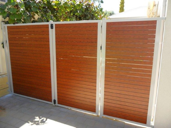 Chi phí lắp đặt cửa tự động thực tế phụ thuộc vào nhiều yếu tố