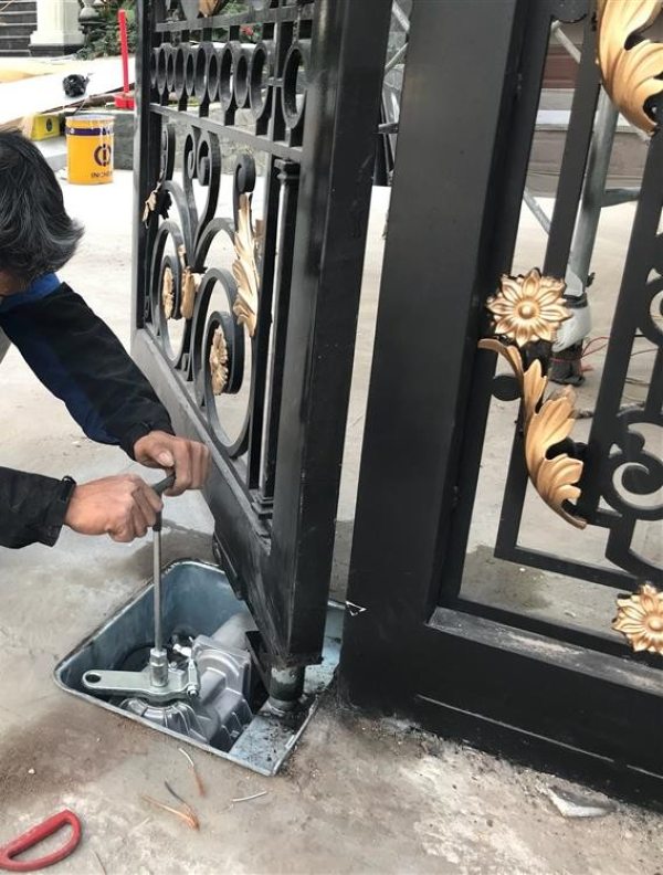 Lắp đặt motor &acirc;m s&agrave;n cho cổng tại biệt thự v&agrave; khu d&acirc;n cư