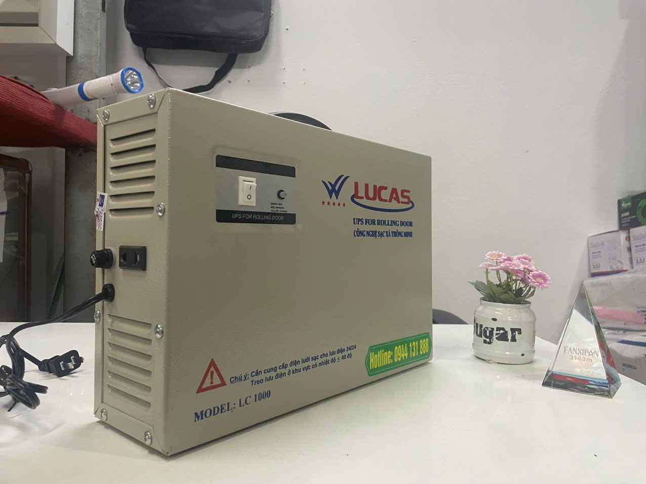 Lưu điện cửa cuốn LUCAS LC 1000