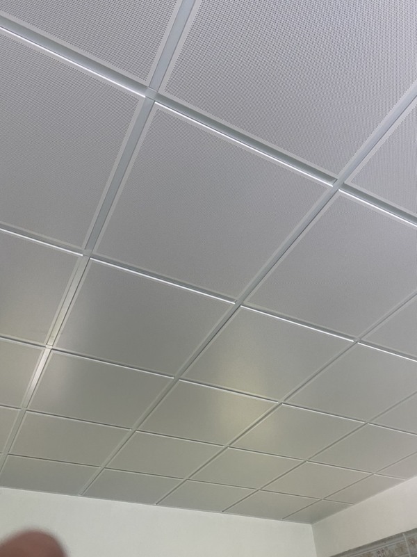 Cập nhật đơn gi&aacute; trần nh&ocirc;m thả 600x600 theo từng hệ thi c&ocirc;ng
