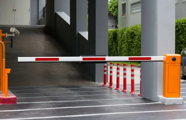 Barrier tự động ứng dụng thực tế tại cổng kiểm so&aacute;t