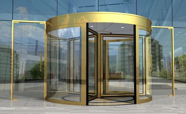 Cửa k&iacute;nh xoay tr&ograve;n tự động cao cấp tại kh&aacute;ch sạn v&agrave; t&ograve;a nh&agrave; hiện đại