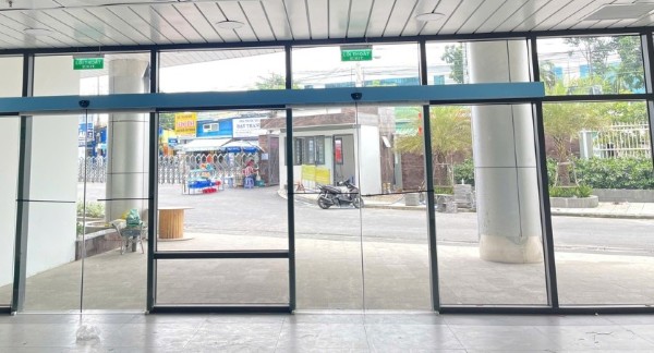 Sự cố kẹp người có thể xảy ra khi cảm biến hoạt động không chính xác