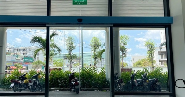 Nguy cơ xâm nhập hệ thống điều khiển nếu bảo mật cửa tự động không đảm bảo