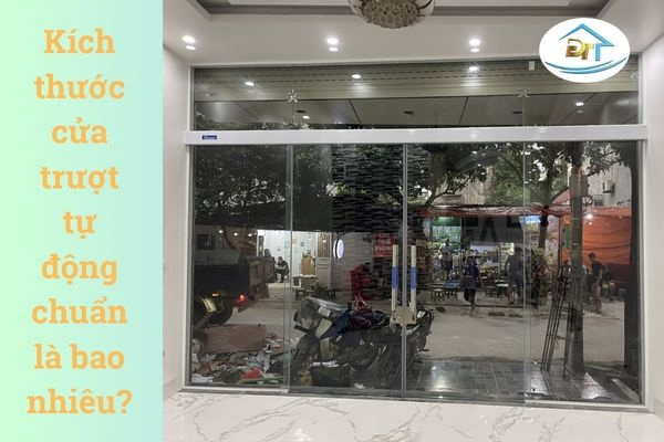 Tổng quan cửa trượt tự động hiện đại với thiết kế kính cường lực sang trọng