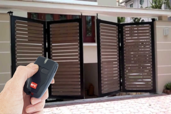 Sử dụng cổng tự động gi&uacute;p tiết kiệm thời gian đ&oacute;ng mở